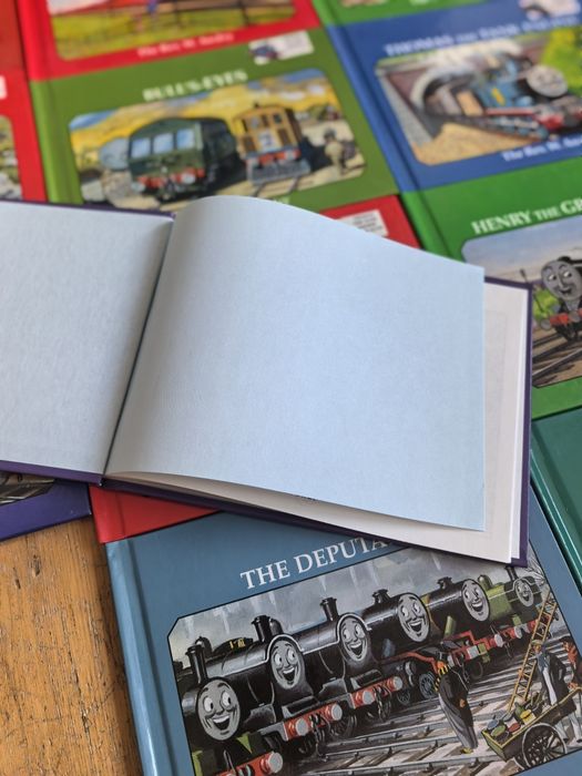 Детски книжки на английски език Thomas the Tank Engine(   влакчето Томас) – 13 бр. (Като нови)