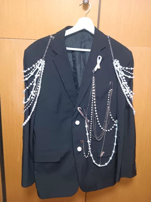 Сако черно-бяло на Робин и Сако с перли