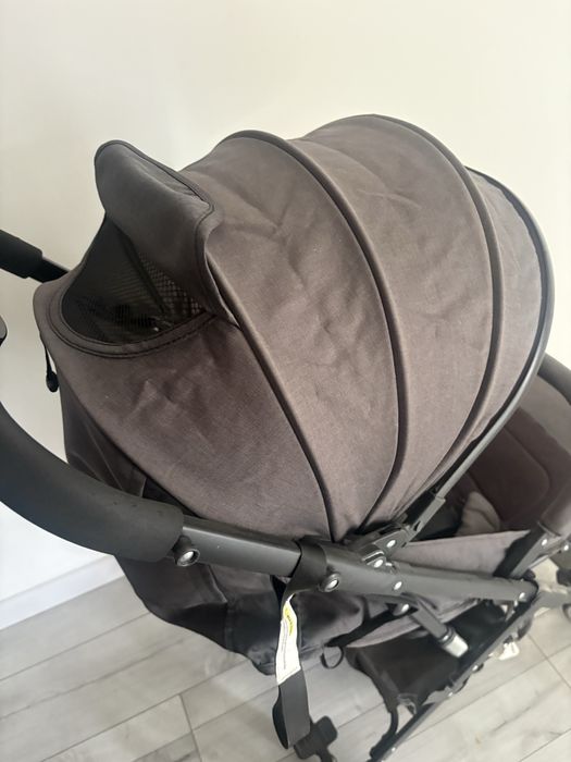 Детская прогулочная коляска