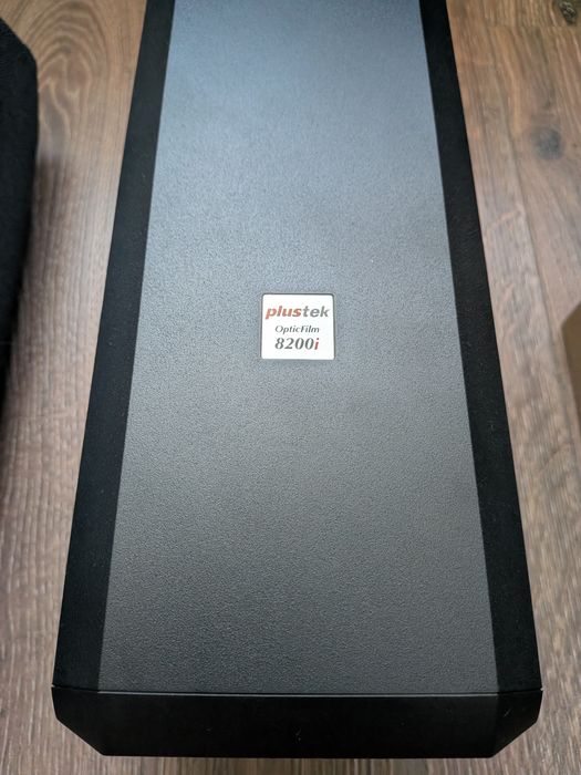 Scanner film Plustek OpticFilm 8200i-SE, folosit de 2 ori, cu garantie