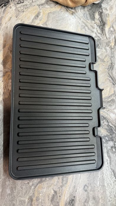 Продам грильницу delonghi