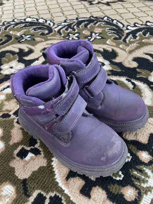 Продам детскую обувь