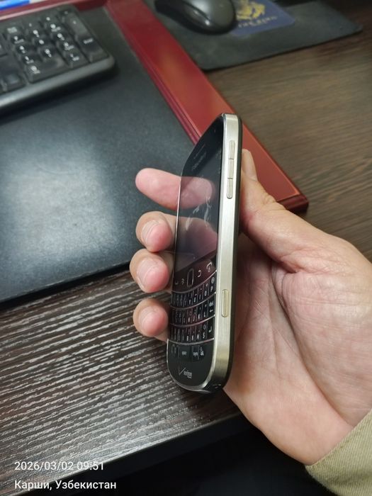 Perfectum Blackberry Bold 9930 6гб перфектум телефон сотилади. Холати
