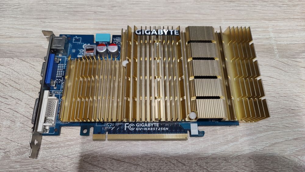 Видеокарта Gigabyte GV-NX85T256H