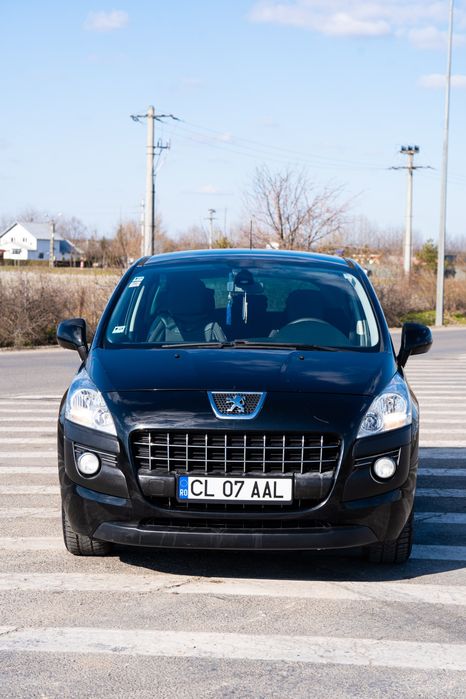 Se vinde Peugeot 3008.