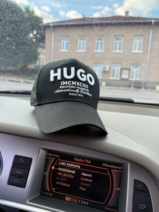 Нова! Шапка HUGO