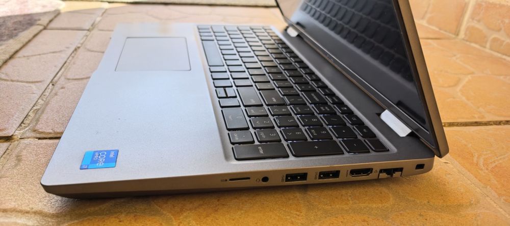 Laptop Dell 5521_15.6"FHD IPS_i7-11850H gen 11 vPRO__16GB DDR4__512GB SSD_ca NOU__