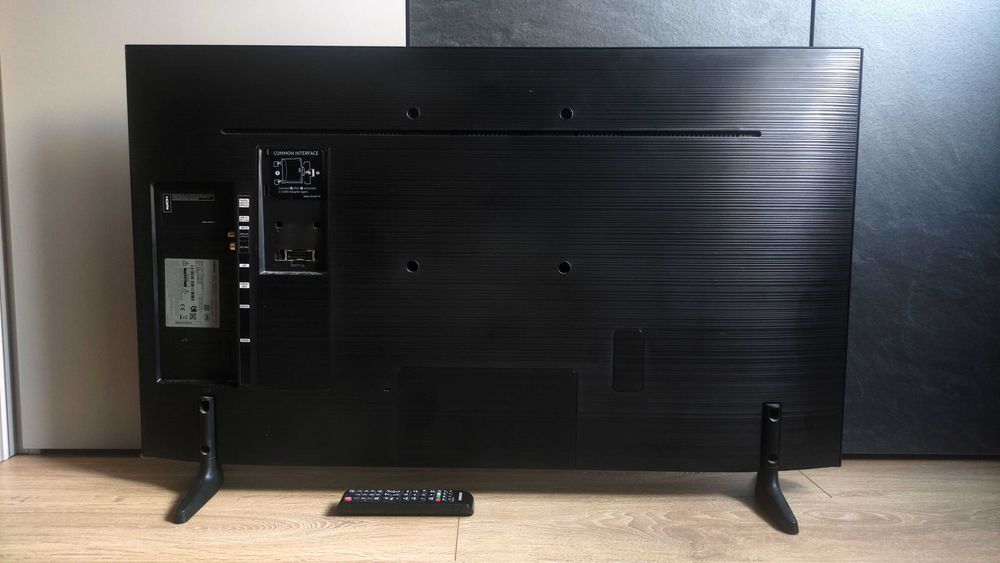 Телевизор SAMSUNG UE43NU7092 UXXH UHD Smart - За части