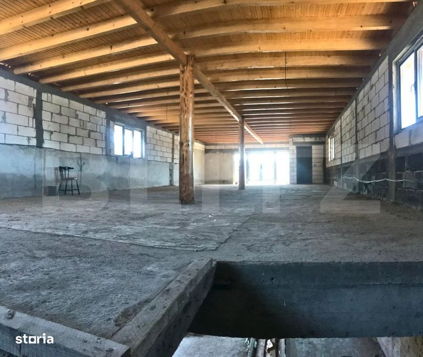 Casa (la rosu), Livada si Padure, Teren Generos si Plata Flexibila –