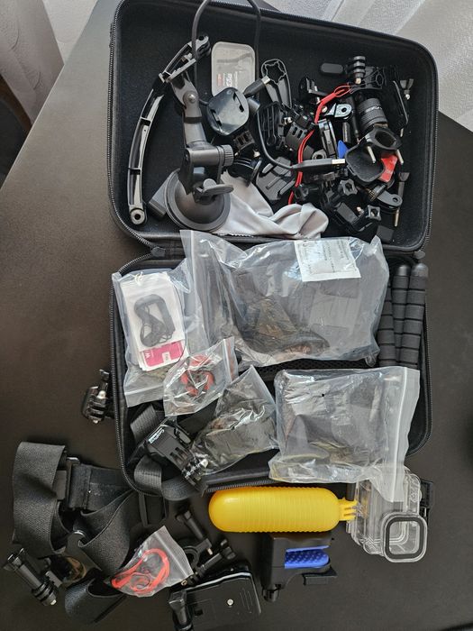 Gopro Hero 11 Black + Accesorii