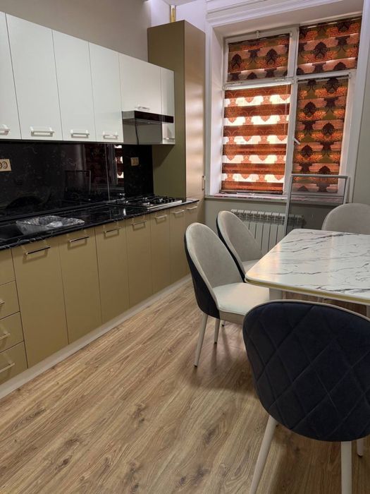 Срочна сотлади!!! Яшнабод жк иззат Азия хаус