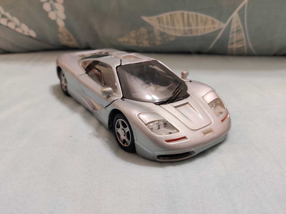 Метална количка Mclaren F1 Maisto Supercar collection 1/24