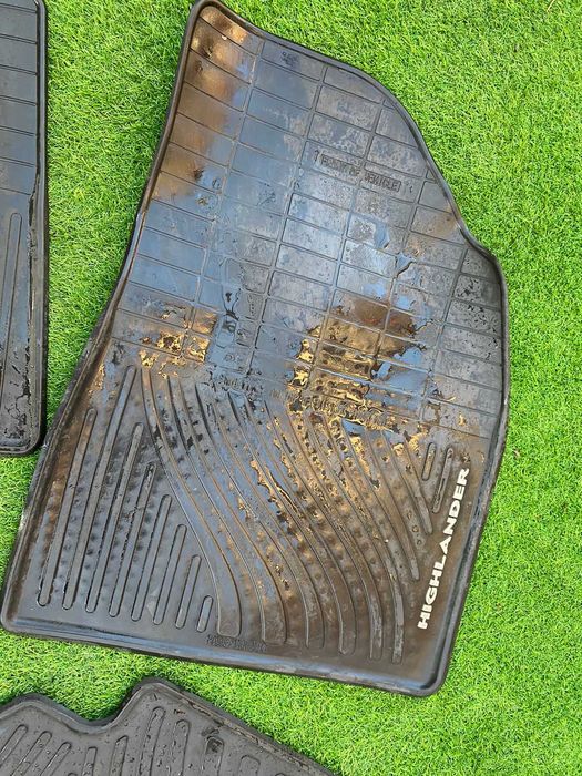 Коврики в ноги Highlander 2012 ОРИГИНАЛ!!!