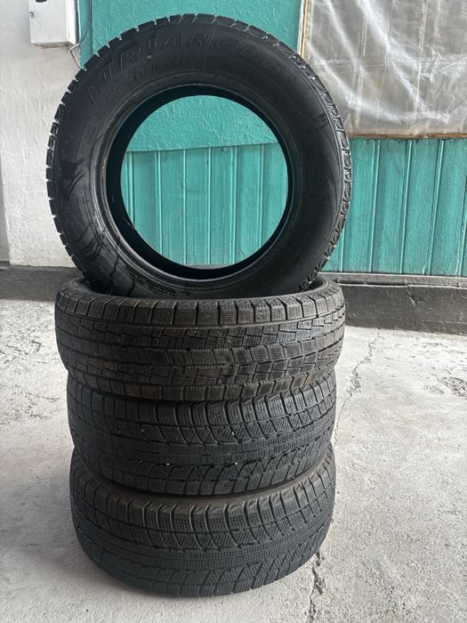 В ниличии комплект зимних шин 175/65R14