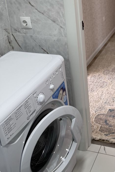 Стиральная машина Indesit IWSB 5105