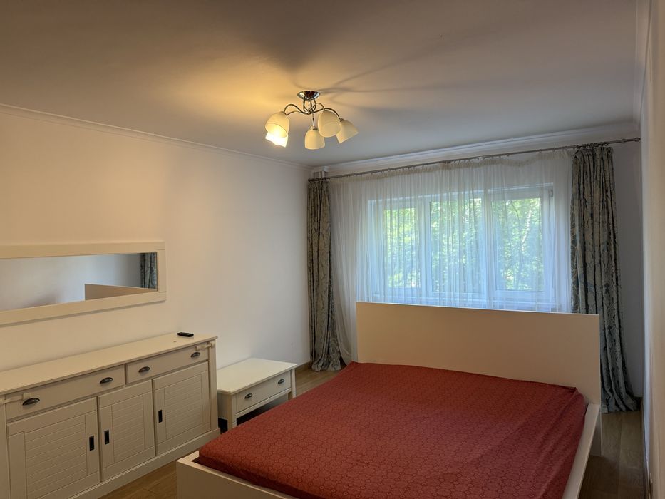 Apartament 3 camere decomandat, etaj 1, zona Decebal – str. Sovata