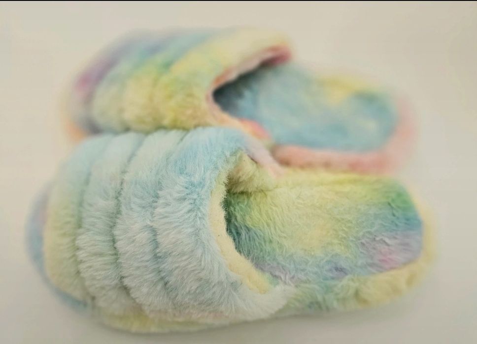 Slapi pufosi curcubeu
Cadou nedorit