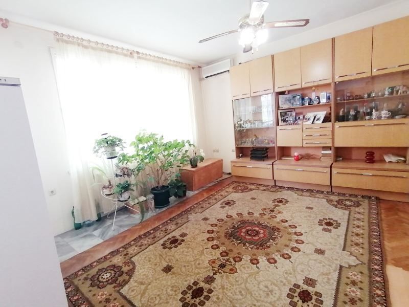 Продава се Четиристаен апартамент в София, Сухата река - 135 кв.м за 1852 €/кв.м - Снимка #2