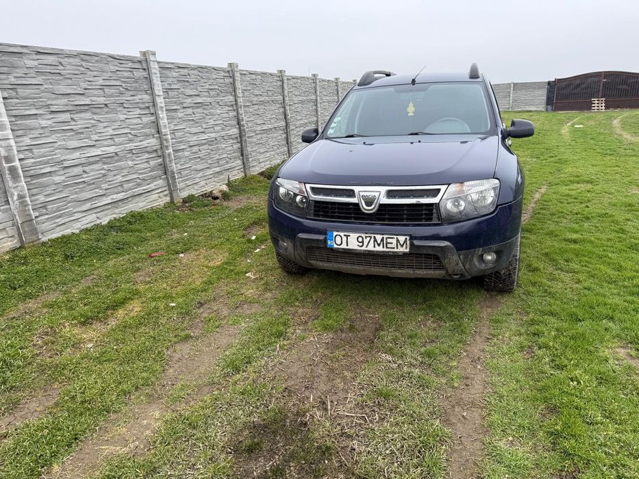 Dacia Duster    .