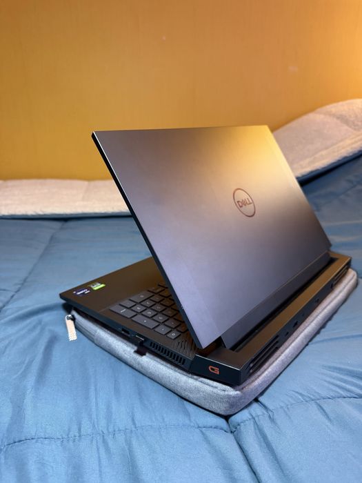 Лаптоп Dell G15 Special Edition 5521