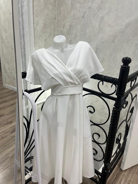 Белое платье легкое