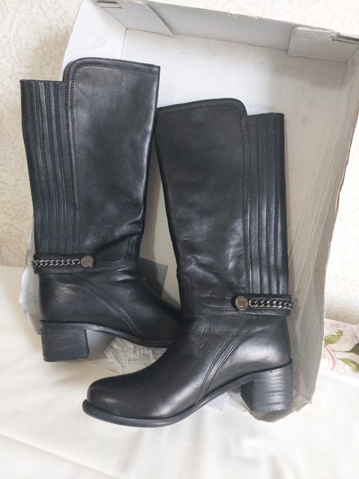 Длинные кожанные сапоги итальянского качества