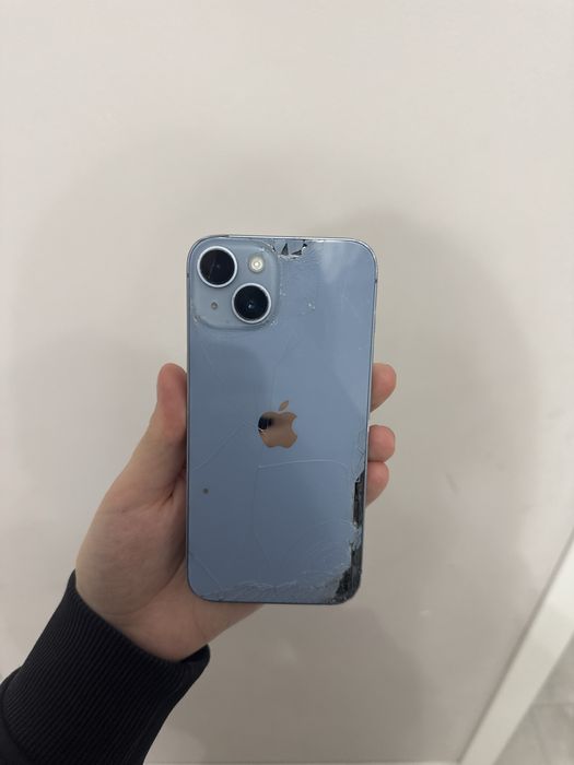 iPhone 14 голубой