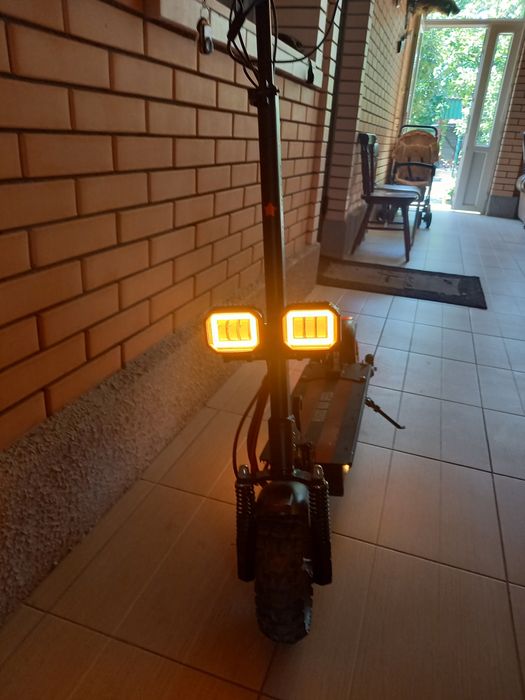 Продам Электросамокат