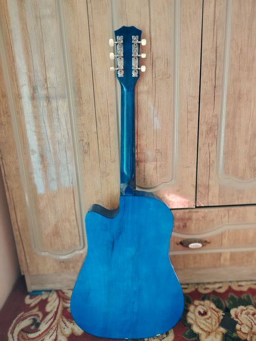 Акустическая гитара 38
Гитара акустическая