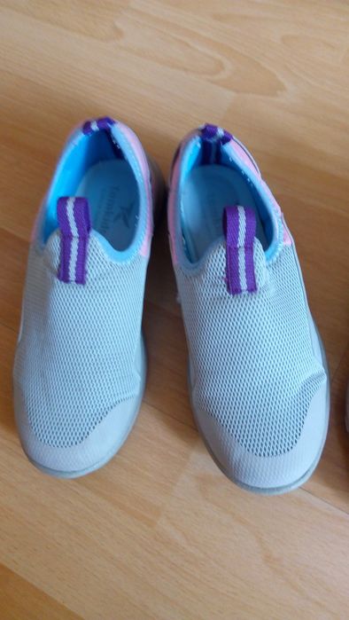 Обувки момиче р-р 29 и р-р 34