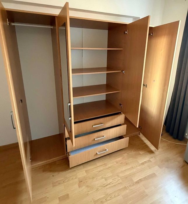 Sifonier cu Usi si Sertare; Dulap cu rafturi si oglinda; Dressing