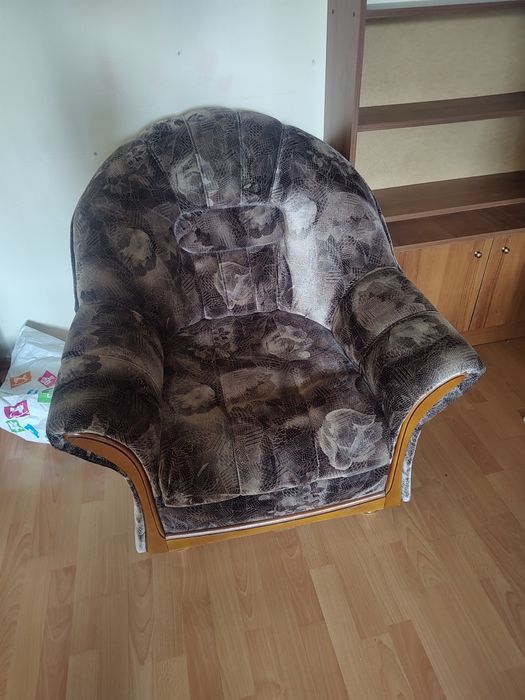 Тапицирано класическо кресло