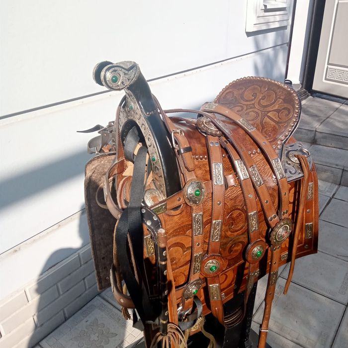 Ертоқым,  седло,  ертокым