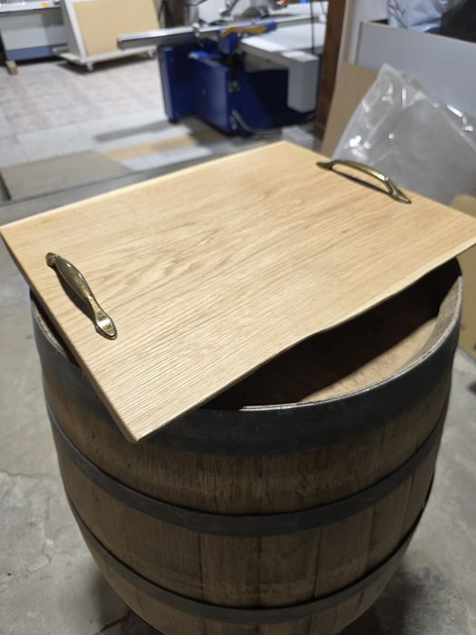 Уникално плато/поднос за мезета от масивен дъб с месингови дръжки