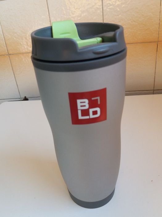 Нова метална чаша,бутилка за туризъм и метални термо чаши и бутилки за