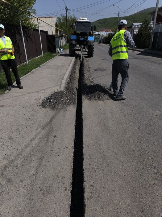 Бара асфальторез и траншеякопатель