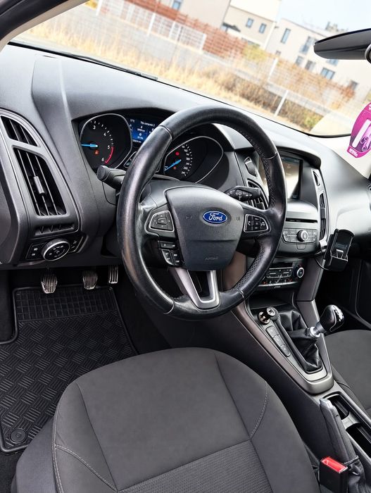 FORD Focus 2015 — imagine 10