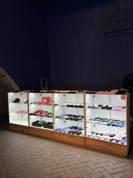 Продаю торговые витринные шкафы