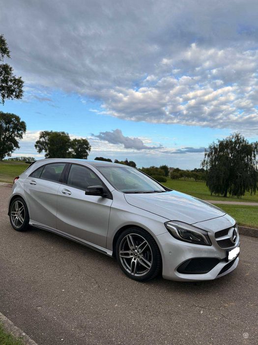 Mercedes Benz A180 AMG Line