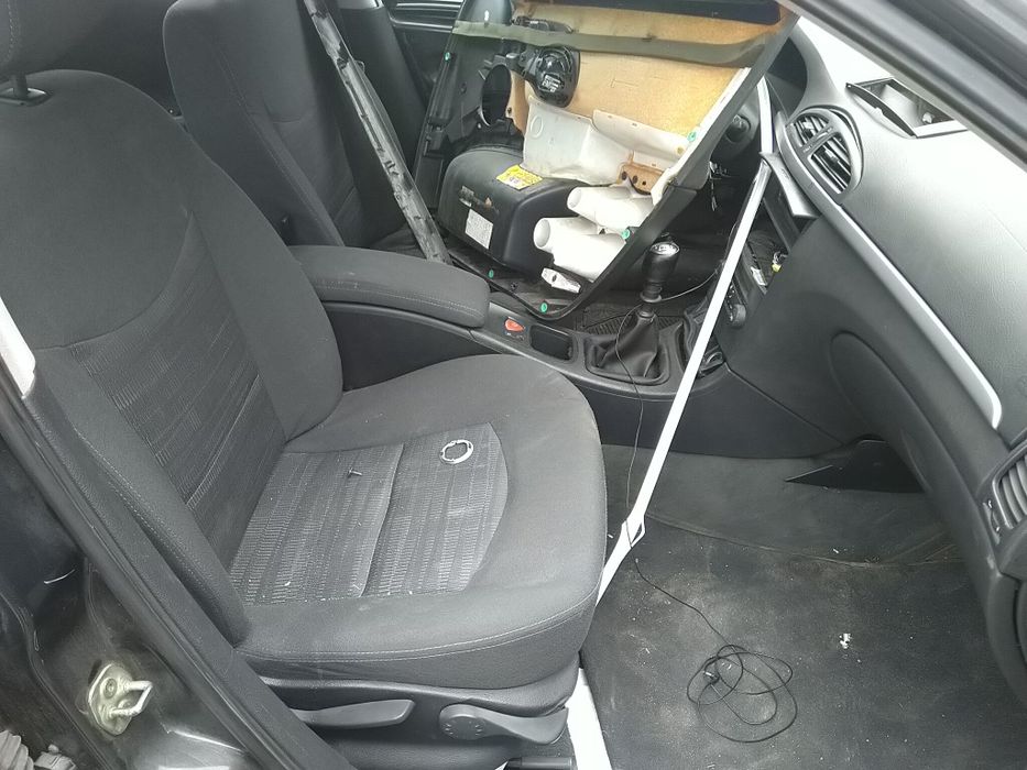 РАЗПРОДАЖБА НА СИМВОЛИЧНИ ЦЕНИ Рено лагуна 2 1.9 dci 130 на части