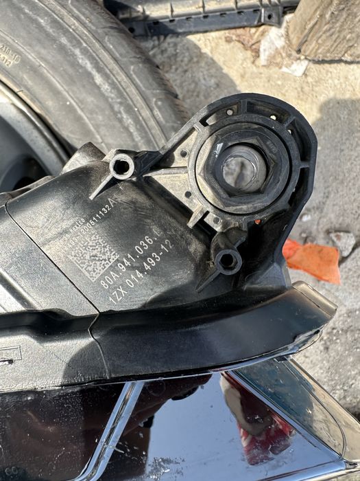 Audi Q5/SQ5 2022 Десен Фар Оригинален