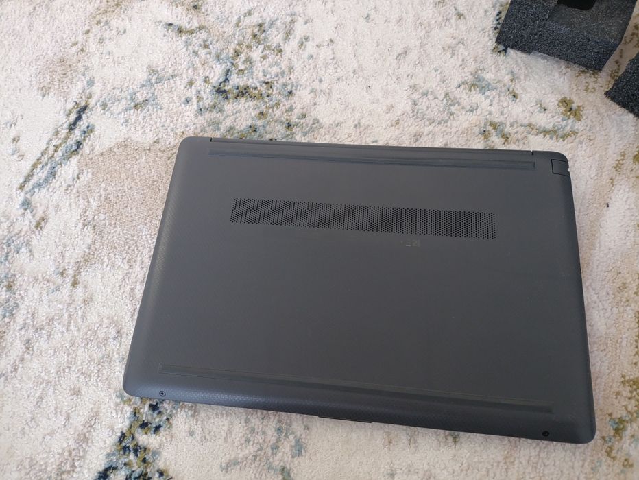 Ноутбук сатылады