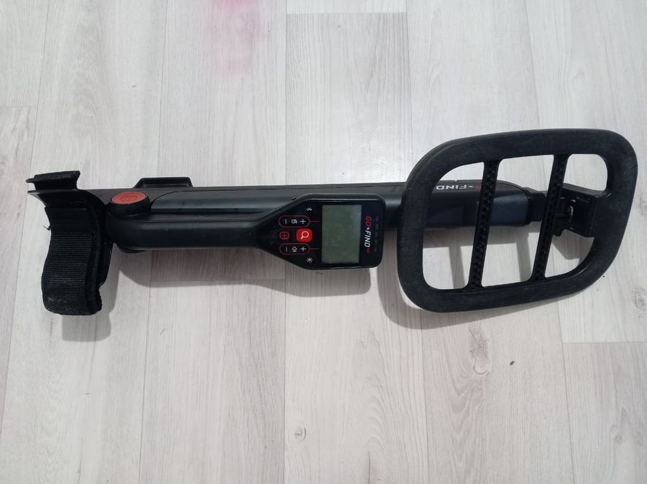 Продам Металлоискатель новый Go find 66