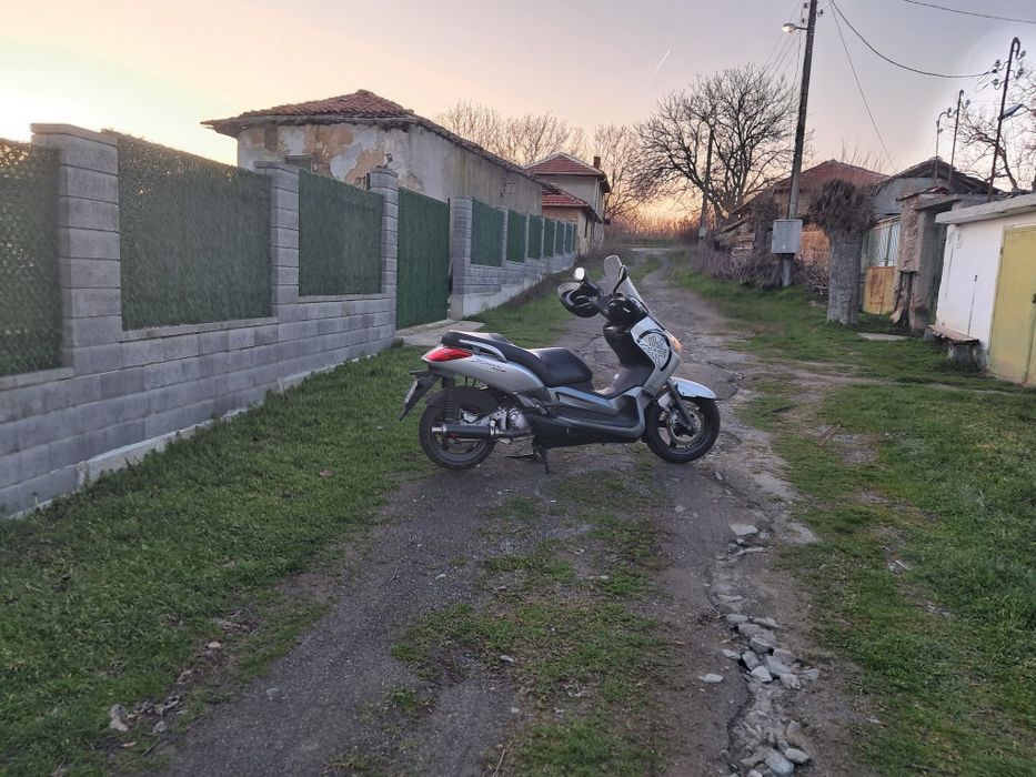 Yamaha xmax 250, перфектен