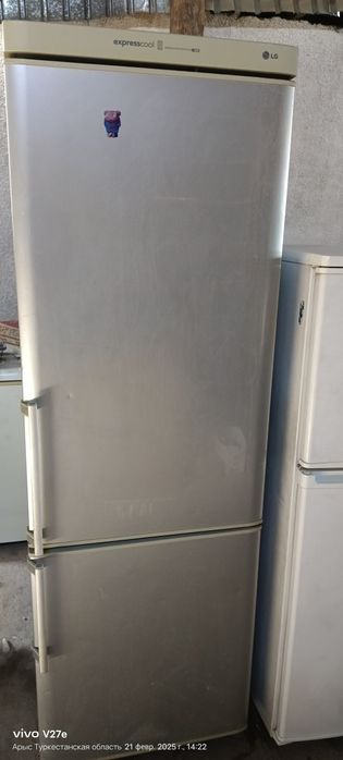 Холодильник,телевизор сатылады