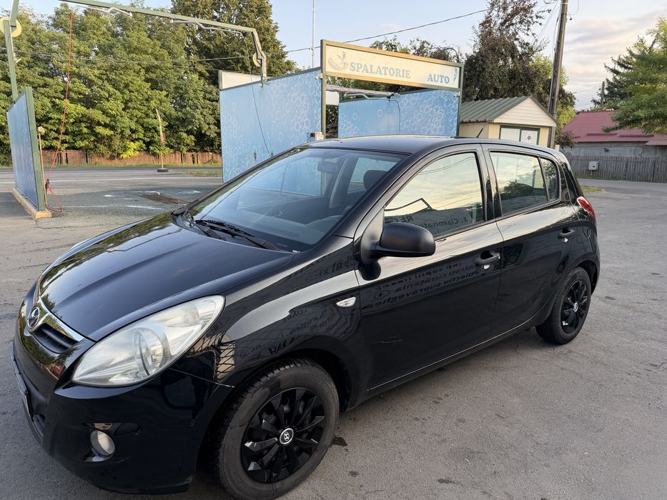 Hyundai i20 1.2 Benzină • 78 CP • 2011 • Hatchback
