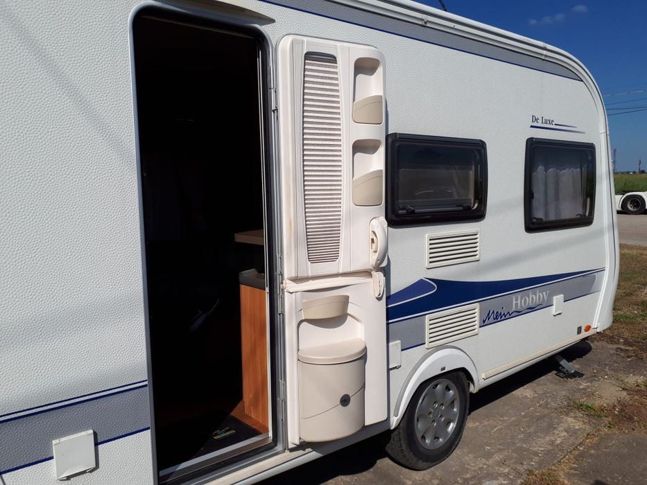 Vând rulota Hobby cu două spatii de dormit
