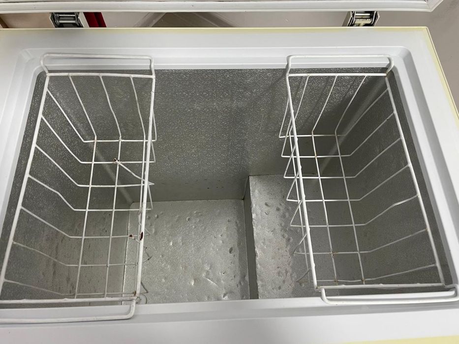 Продам морозильник Midea