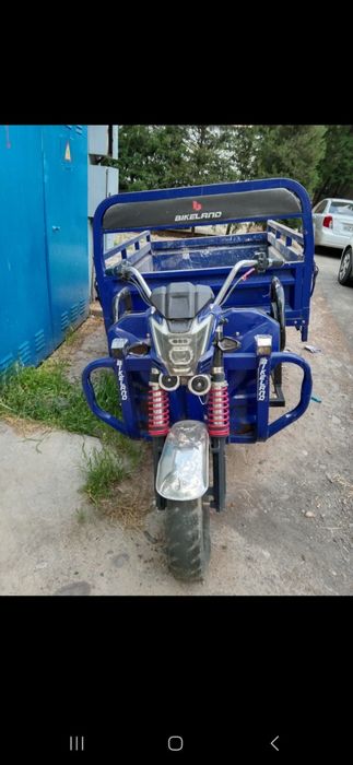 Мотороллер сотилади