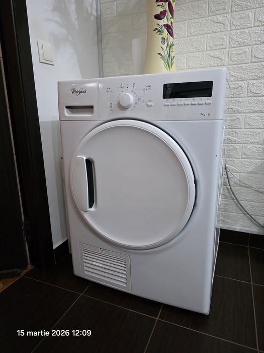 Uscator de rufe Whirlpool model DDLX 70110